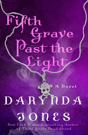 Fifth Grave Past the Light de Darynda Jones